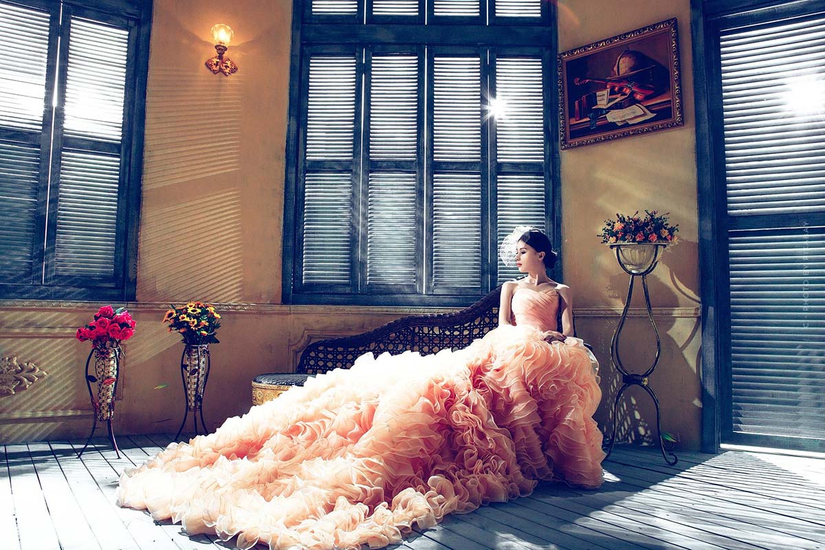 Vera-Wang-Mode-Designer-Kleid-Hochzeit-Fragrance-Braut-Tuell-Rueschen