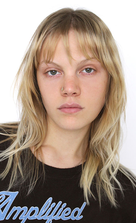 Diletta Busin<br /><span class="model-data-overview">EU 179cm | US 5’10.5»</span>
